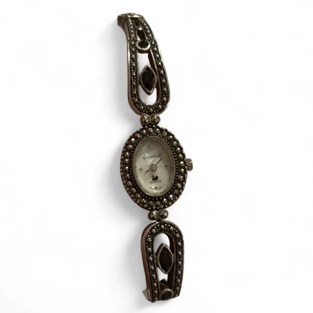 Vtg Gloria Vanderbilt Women V3580 Dress Silver Tone Oval Quartz 17mm Watch 7
